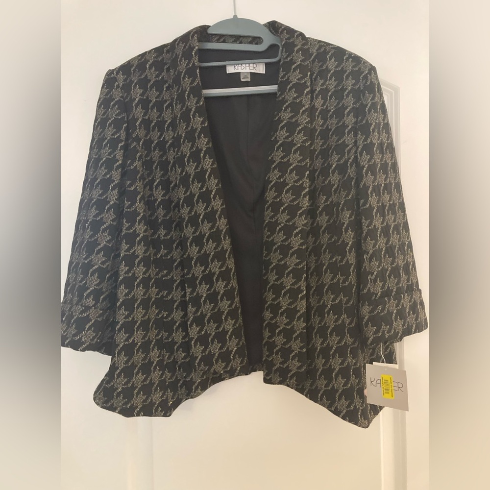 Kasper Elegant Black and Gold Patterned Blazer